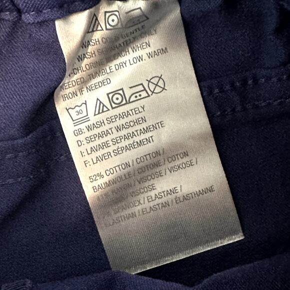 Isaac Mizrahi Live! NAVY BLUE Bermuda Stretch Pull On Shorts Womens Size 4 - Picture 7 of 7